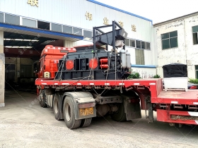 1000x700中型液壓對輥猎奇软件設備發貨