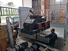 2PG800*600對輥猎奇软件發往重慶_破碎鵝卵石