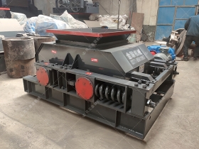 2PGC600X900雙齒輥猎奇软件發往青海破鎳礦