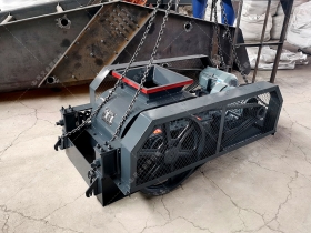 2PG400X400小型對輥猎奇软件發往山東鄹平破碎焦炭